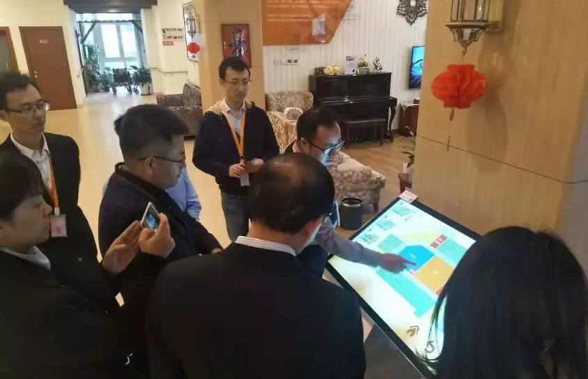 民政部社会福利中心莅临JoyDigit智能化样板间(图2) 民政部社会福利中心莅临JoyDigit智能化样板间(图2)