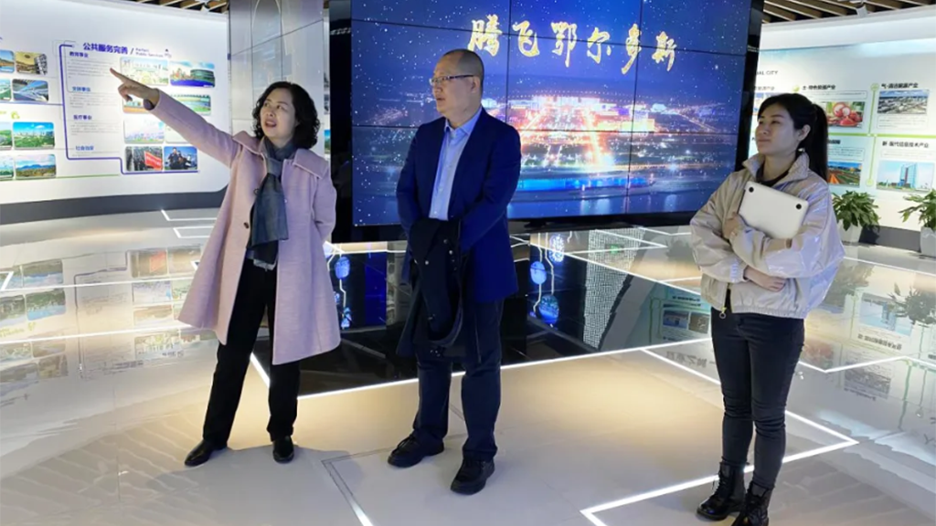 悦享数字赵锴一行到鄂尔多斯驻京人才工作站交流(图1) 悦享数字赵锴一行到鄂尔多斯驻京人才工作站交流(图1)