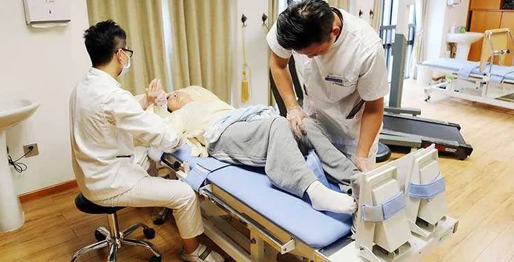 都叫“养老院”,差异却很大,人过六十不知道会吃亏(图1) 都叫“养老院”,差异却很大,人过六十不知道会吃亏(图1)