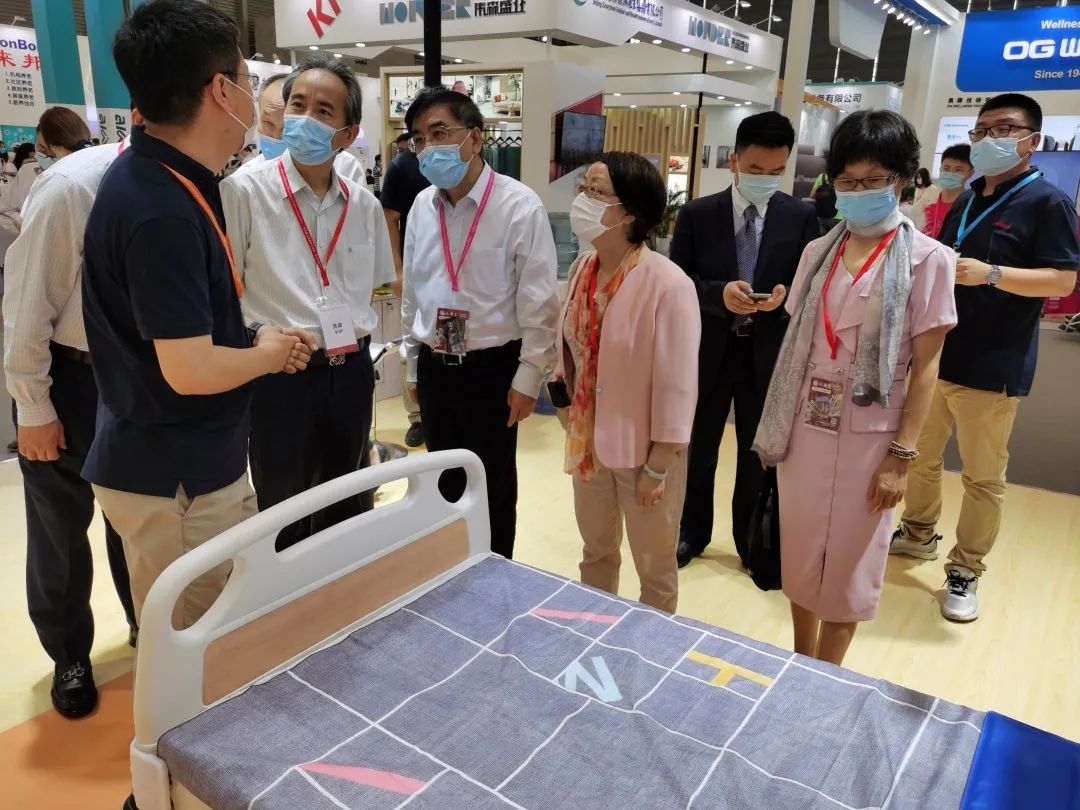 智慧养老，“智”在何处？上海市政协人资环建委开展专题考察(图2)