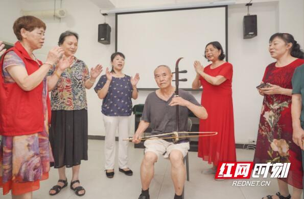 家门口养老 稳稳的幸福(图1) 家门口养老 稳稳的幸福(图1)